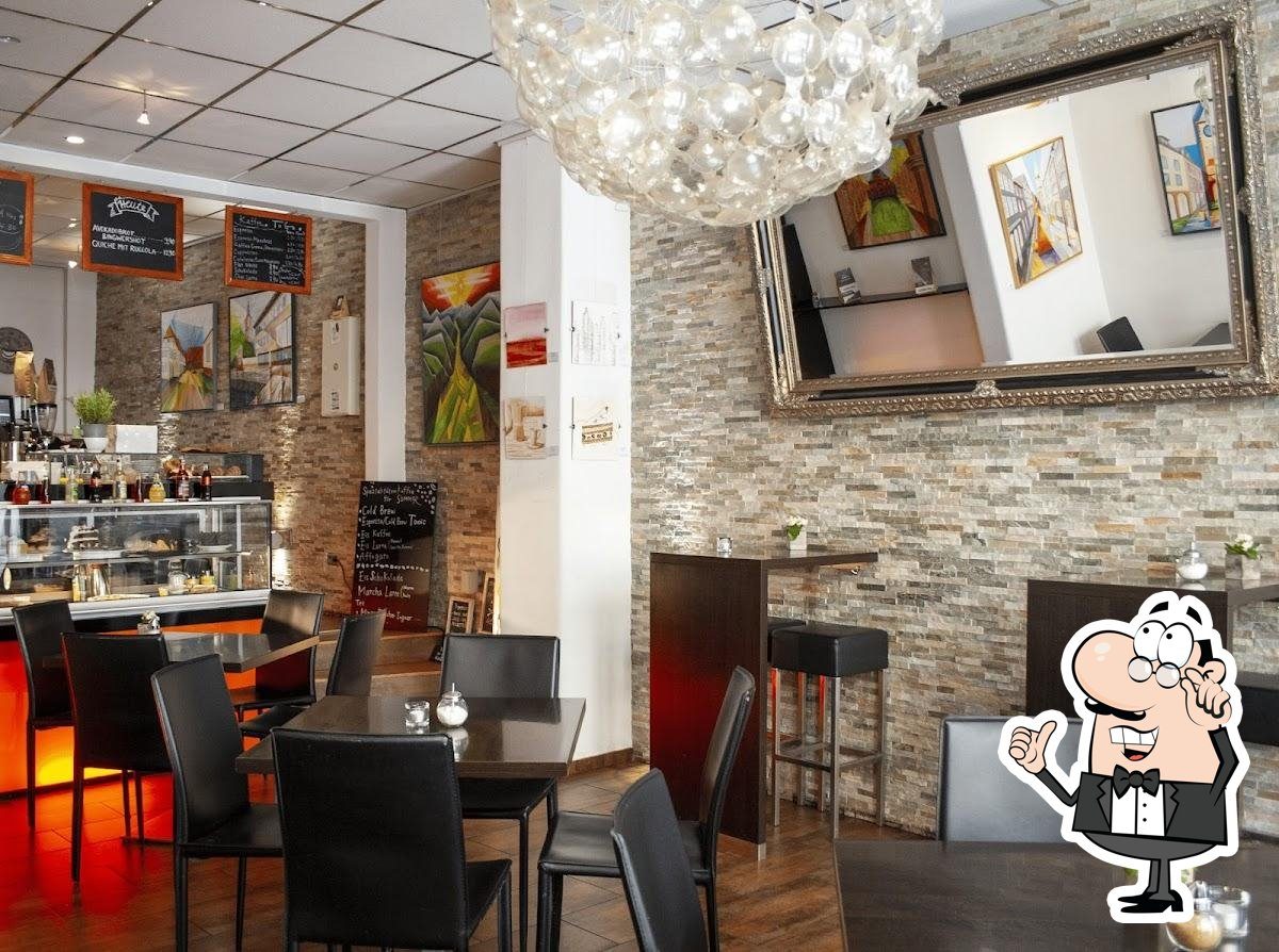 Café Linden – Gastraum und Sitzplätze