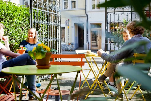 Elephant Beans – Terrasse und Außenplätze